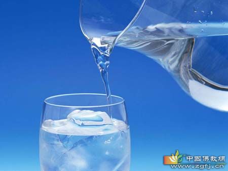 早晨第一杯水.jpg
