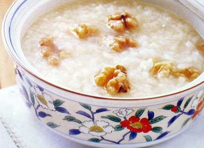 常食核桃粥，便秘不用愁