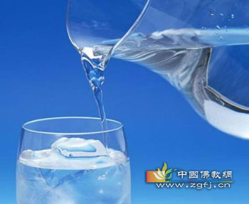 每天八杯水该怎样喝